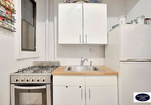 5th image of 333 E 85th St APT 2-D