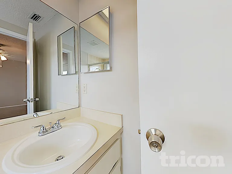 10457 Laval St — Photo 10