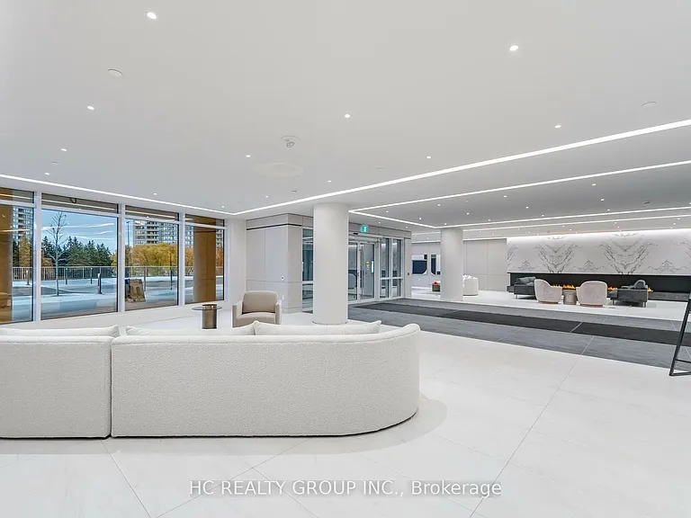 50 Upper Mall Way #1802 — Photo 4