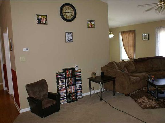 4th image of 1636 N Oakmont Ave
