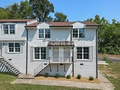 400 Gallery Ln Photo 1