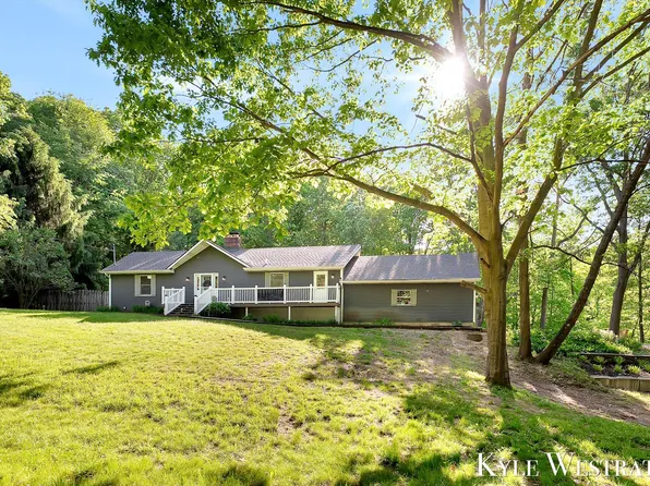 2525 Biggs Ave NE, Lowell, MI 49331