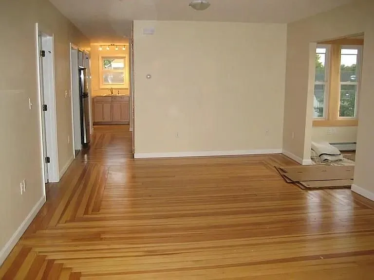 2 bed, 1.0 bath, 1200 sqft, $2,200 — Photo 2