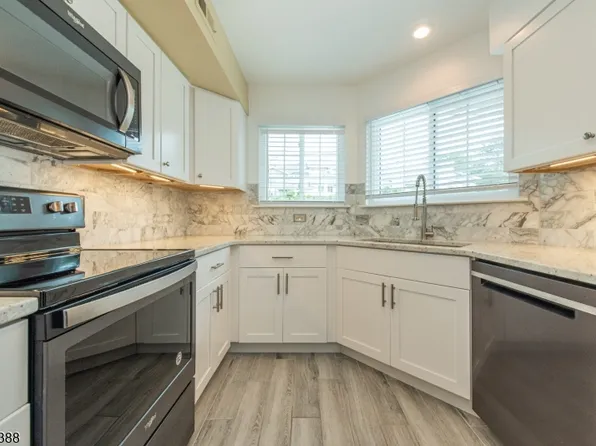 8 Ashley Court #8, Bedminster Twp., NJ 07921