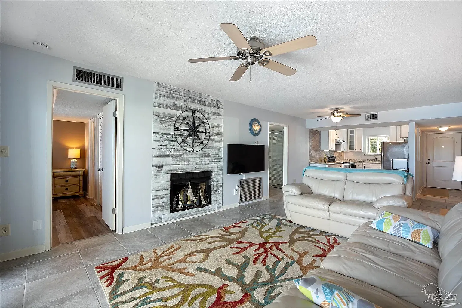 2 bed, 1066 sqft, $2,200 — Photo 2