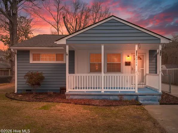 2206 High School Drive, New Bern, NC 28560