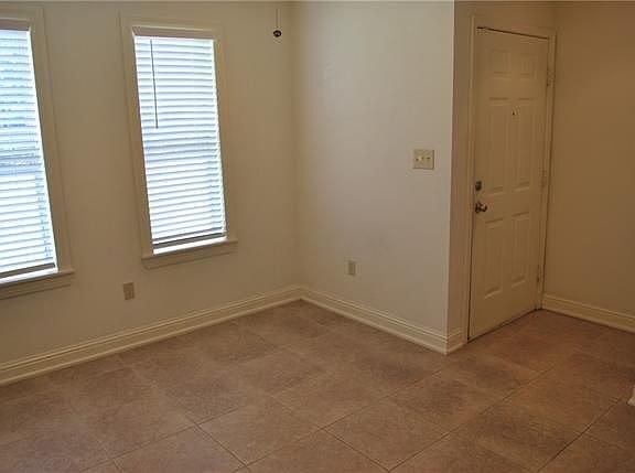 4th image of 977 Navarre St