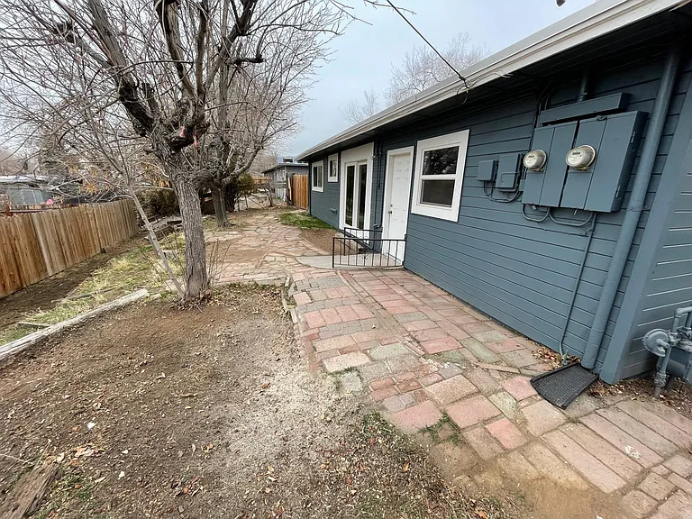 1752 Stratford Dr — Photo 10