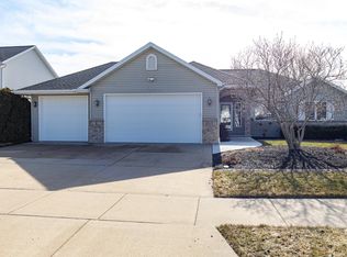 4225 E Glory Ln, Appleton, WI 54913