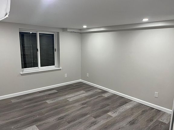 4th image of 53 Smith St Floor 1