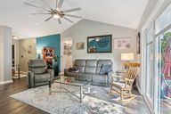 Shadowbrook Dr-S0908-019.jpg