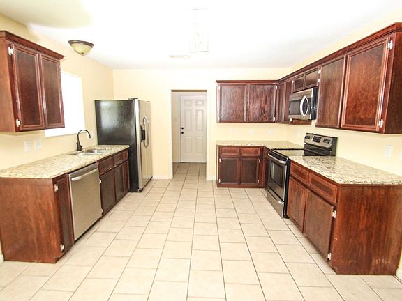 4th image of 4302 Water Oak Dr