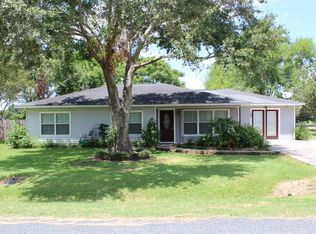 619 Dorothy St, El Campo, TX 77437
