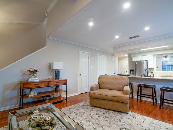 4th image of 3634 Greenacres Dr #224