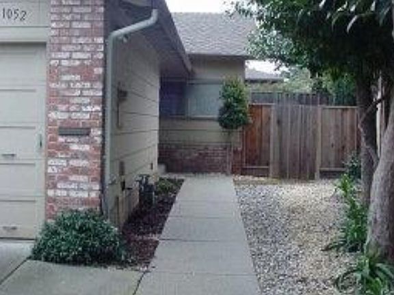 4th image of 1052 Bret Cove Ct