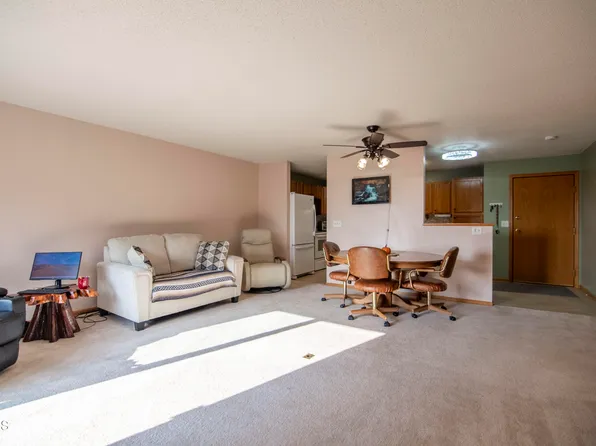 539 Brandon Pl APT 301, Bismarck, ND 58503