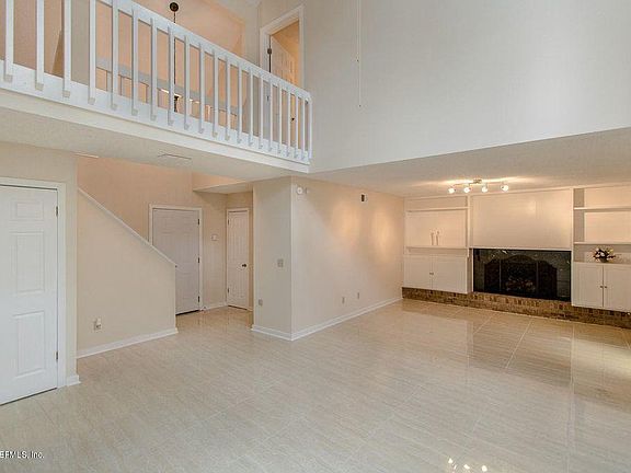 5th image of 2492 Sylvan Chase Dr