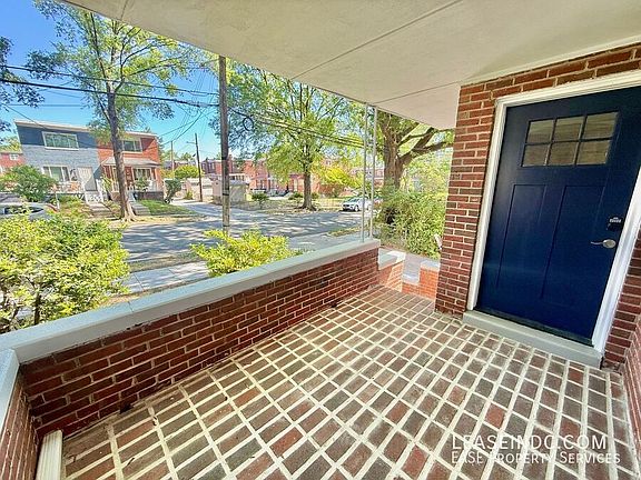 2nd image of 733 Crittenden St NE