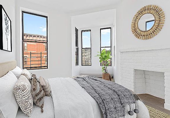 5th image of 396 7th Ave APT 4L