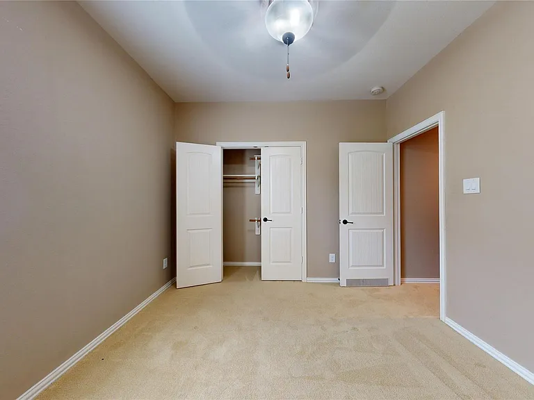 12314 Meadow Breeze Dr — Photo 32