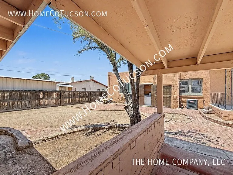 542 E Speedway Blvd — Photo 13