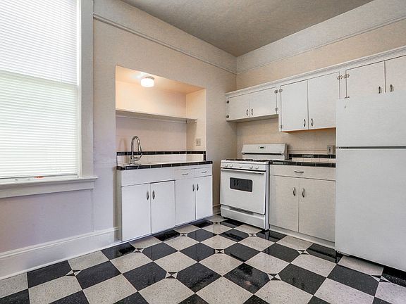 5th image of 819 NW 23rd Ave #1B-1Ba-630Sqft
