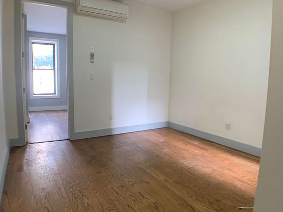 2nd image of 222 Pulaski St APT 1