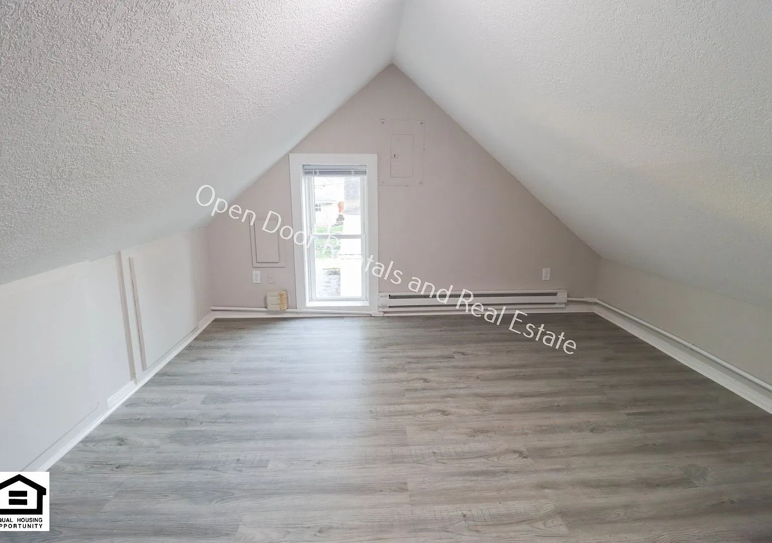428 Lincoln Highway E — Photo 3