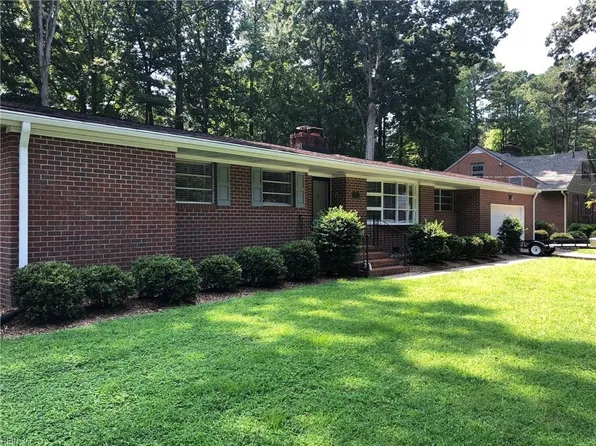 209 Crittenden Ln, Newport News, VA 23606
