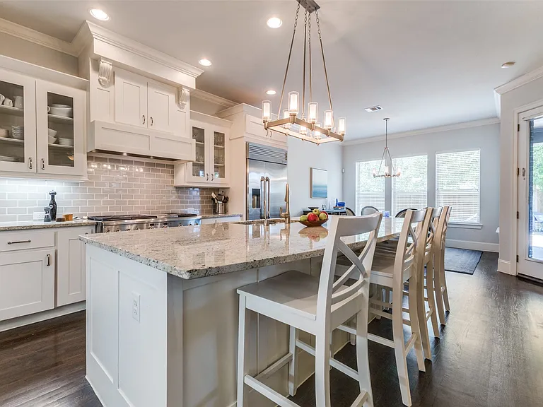 4008 N Cresthaven Rd — Photo 11