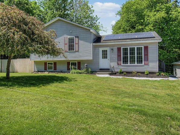 354 Old Stage Road, Georgia, VT 05468