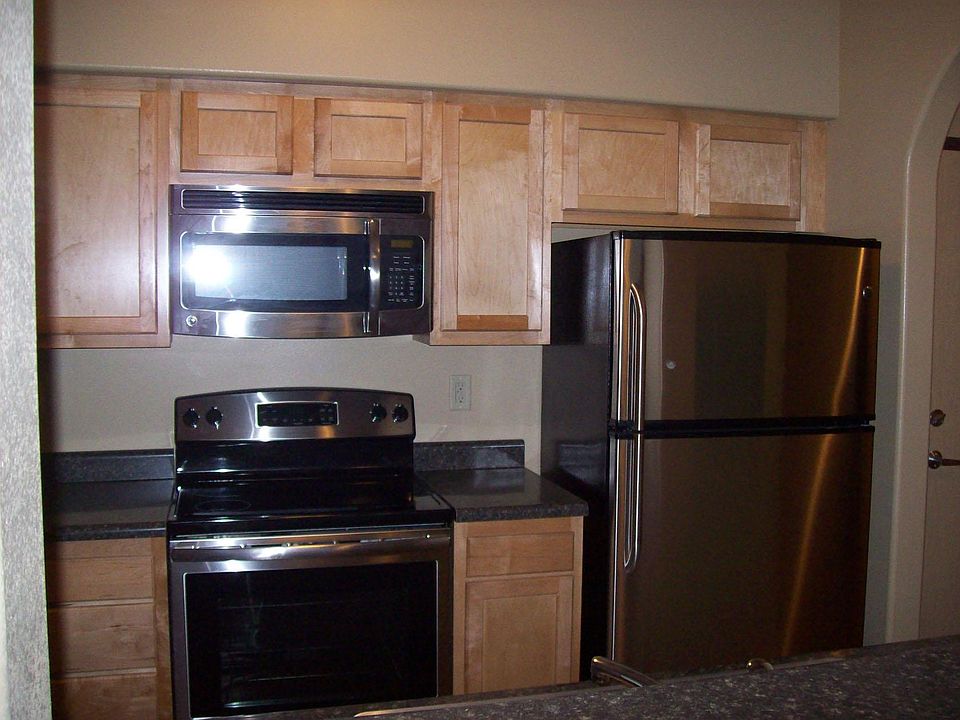 2nd image of 821 E Jefferson St APT 5