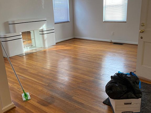 2nd image of 1671 Westwood Ave APT C