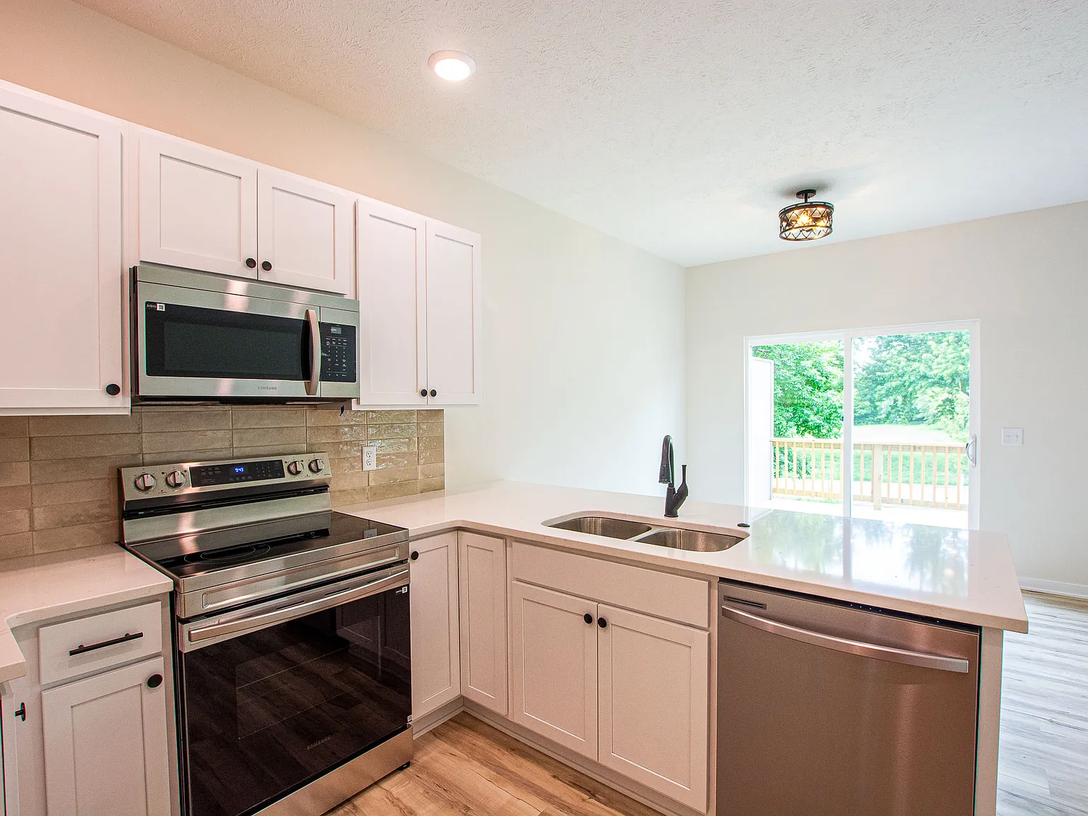 3 bed, 1857 sqft, $2,650 — Photo 1