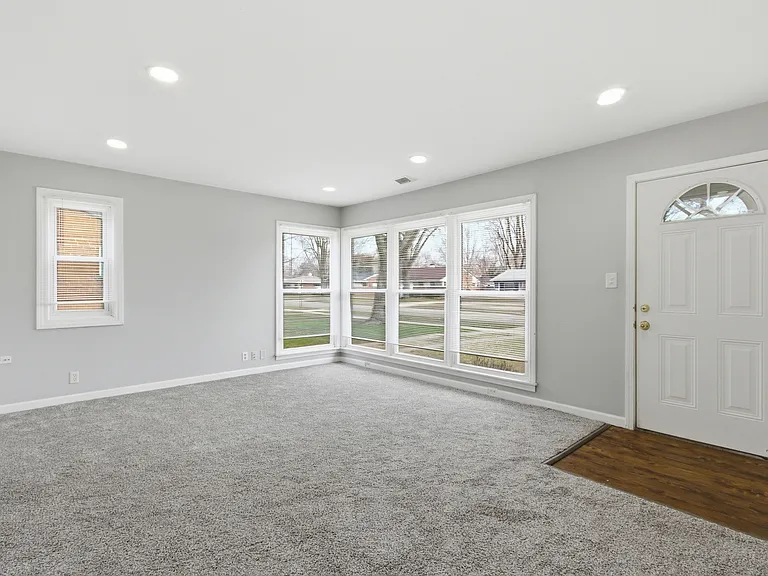 125 Sheffield Dr — Photo 4