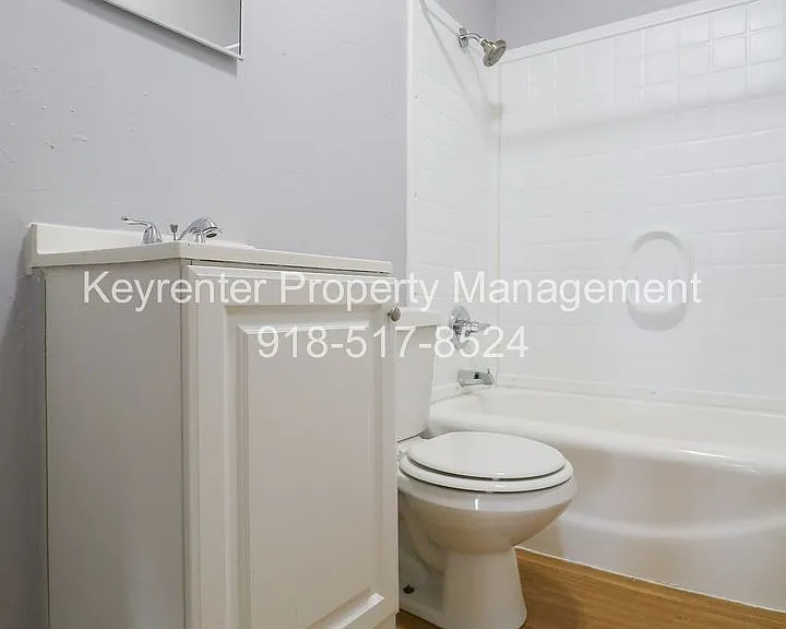 E 4th Street Duplex — Photo 11