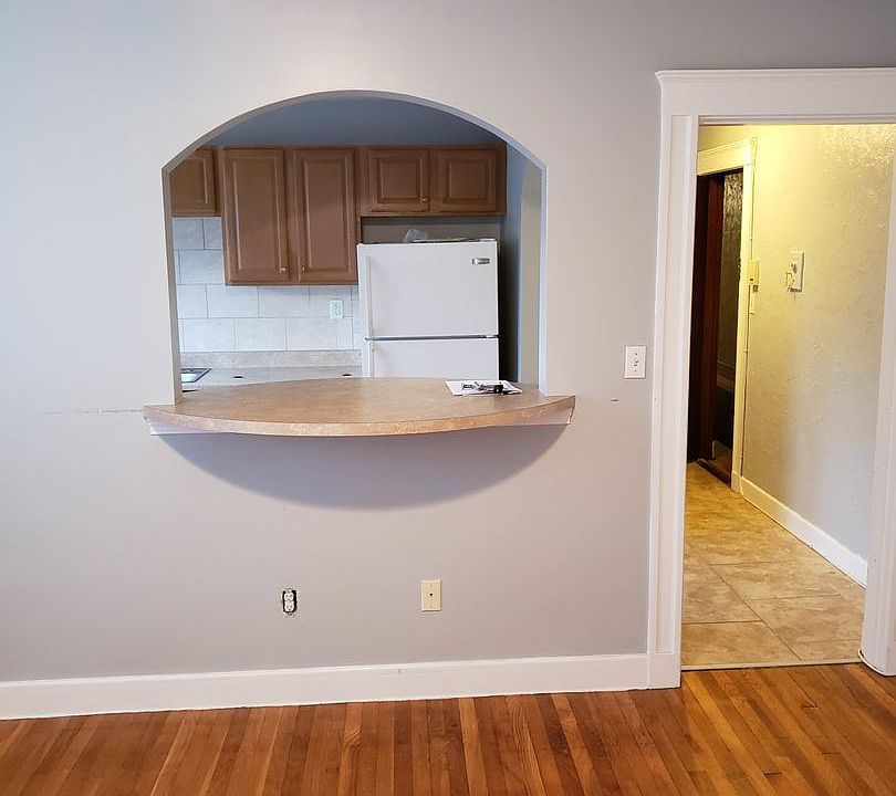 1st image of 115 Lowell St APT 5