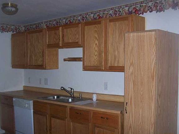 4th image of 3881 N Pasadena St