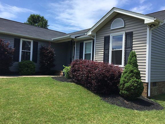 Nicely Landscaped Yard