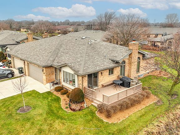 3rd image of 1714 Foxwood Dr #1714