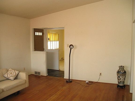 3rd image of 20431 Brentwood St