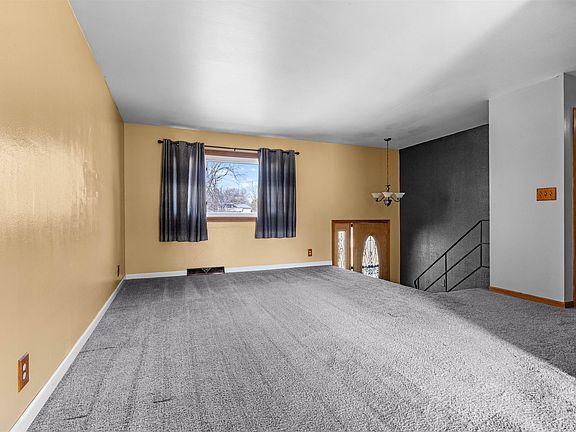 3rd image of 5860 Kirkwood Cir