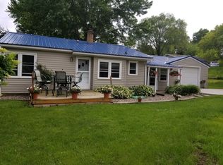 407 S 10th St, La Crescent, MN 55947