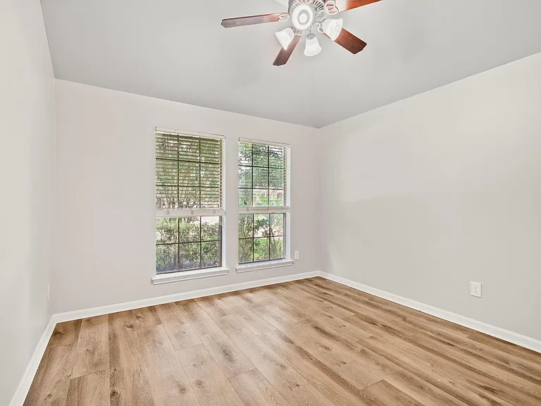 28410 Stonestead Dr — Photo 18