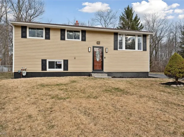 6556 Pau Pau Ct, Bedford Heights, OH 44146