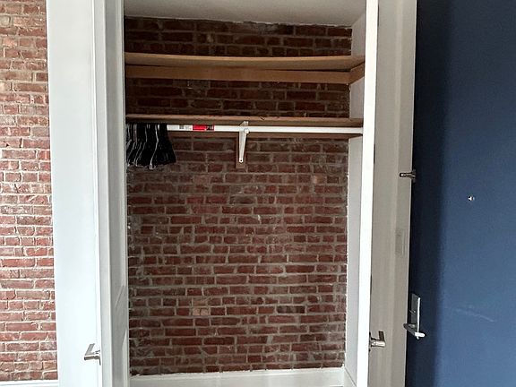 4th image of 306 Alexander Ave #Penthouse F