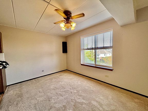 5th image of 5S040 Pebblewood Ln APT W401