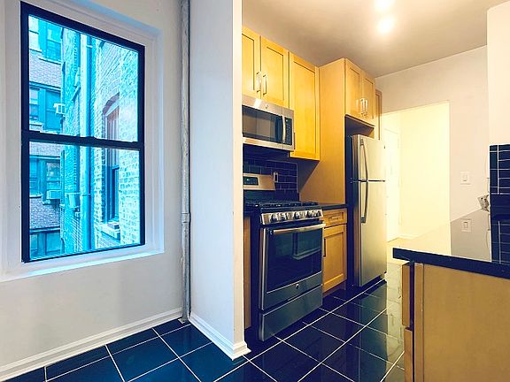 3rd image of 216 W 99th St APT 12