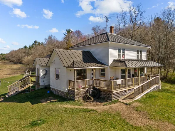 E3198 Jensen Rd, Waupaca, WI 54981