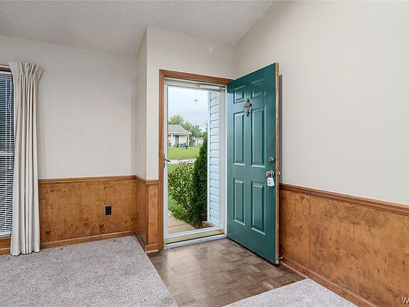 3rd image of 14350 Gentry Dr